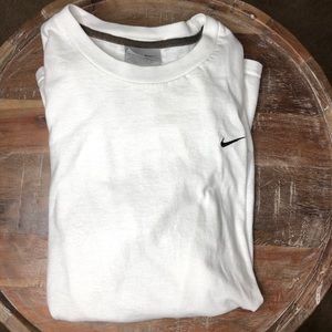 white nike short sleeve